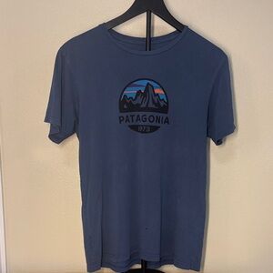 Patagonia 1973 Logo T-Shirt | Men’s Medium Slim Fit | Organic Cotton | Blue